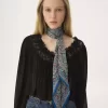 La sciarpa a fascia Chloé Paisley in charmeuse di seta La sciarpa a fascia Chloé Paisley in charmeuse di seta