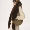 La sciarpa Chloé Chain Tails in shearling La sciarpa Chloé Chain Tails in shearling