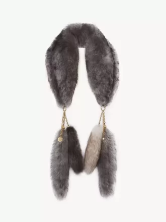 La sciarpa Treasure Tails in montone La sciarpa Treasure Tails in montone