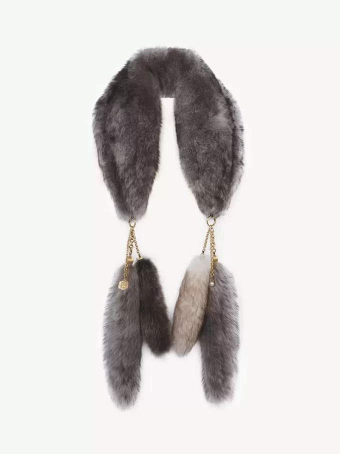 La sciarpa Treasure Tails in montone La sciarpa Treasure Tails in montone