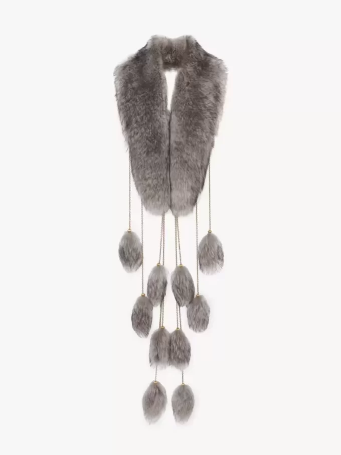 La sciarpa Treasure Tails in montone La sciarpa Treasure Tails in montone