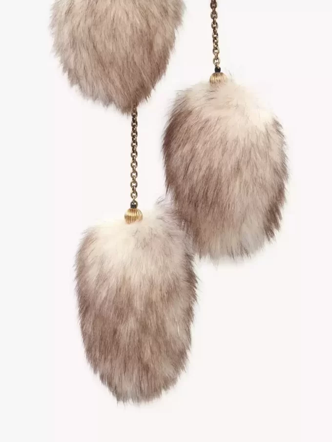 La sciarpa Treasure Tails in montone La sciarpa Treasure Tails in montone