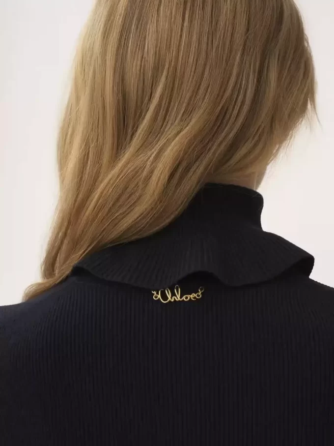 Maglione a collo alto aderente in maglia di cotone e lana