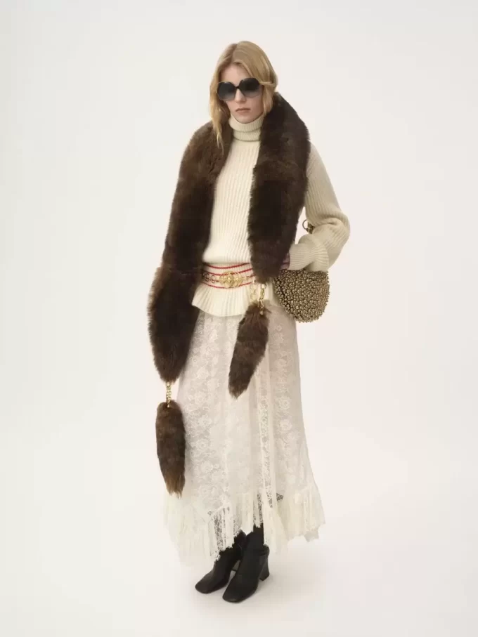 Maglione a collo alto con logo oversize in maglia di lana e mohair