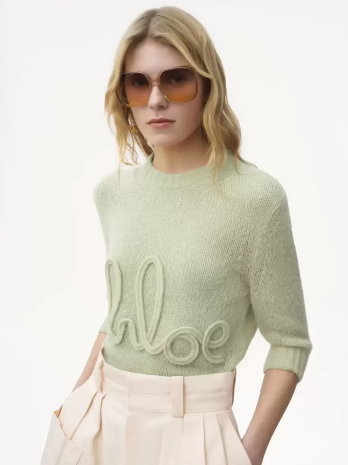 Maglione con logo sulle maniche fino al gomito in maglia di lana di alpaca e seta Maglione con logo sulle maniche fino al gomito in maglia di lana di alpaca e seta