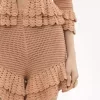 Mini shorts arricciati in maglia all’uncinetto Mini shorts arricciati in maglia all’uncinetto