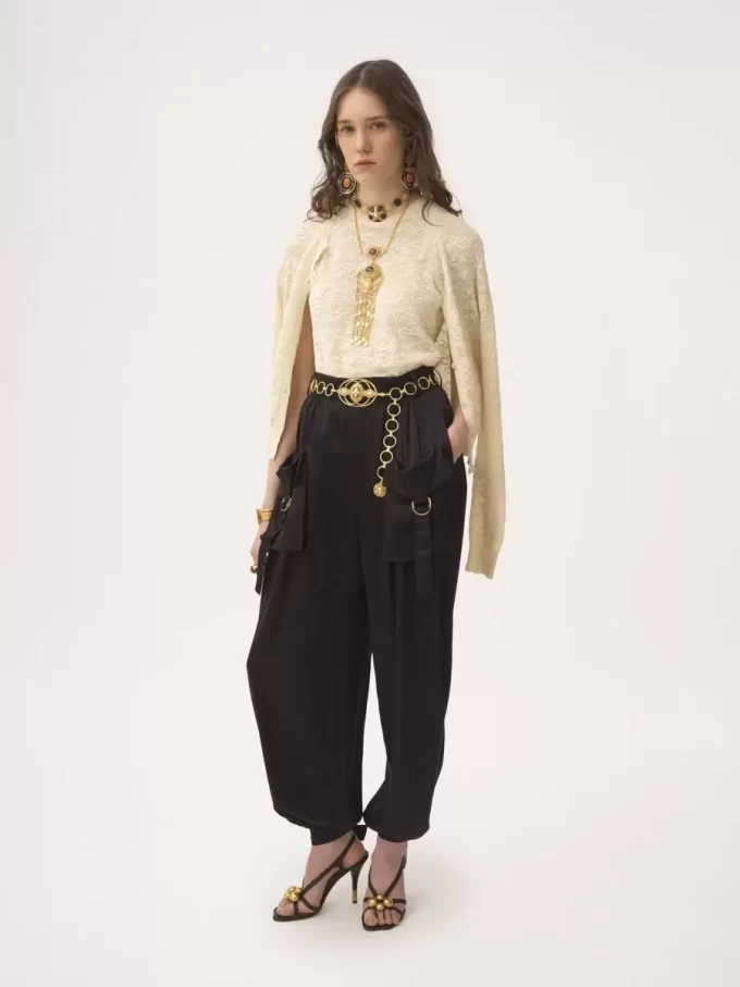 Pantaloni cargo fluidi in raso di seta Pantaloni cargo fluidi in raso di seta