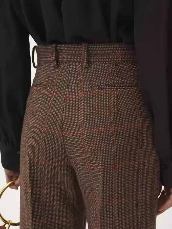 Pantaloni svasati a vita alta in lana a quadri