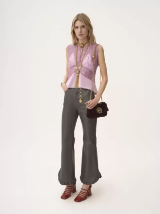 Pantaloni svasati con volant in pelle Pantaloni svasati con volant in pelle