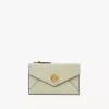 Piccola borsa a busta con scomparti per carte in pelle martellata Piccola borsa a busta con scomparti per carte in pelle martellata