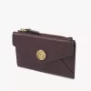 Piccola borsa a busta con scomparti per carte in pelle martellata Piccola borsa a busta con scomparti per carte in pelle martellata