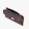 Piccola borsa a busta con scomparti per carte in pelle martellata Piccola borsa a busta con scomparti per carte in pelle martellata