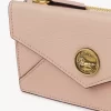 Piccola borsa a busta con scomparti per carte in pelle martellata Piccola borsa a busta con scomparti per carte in pelle martellata