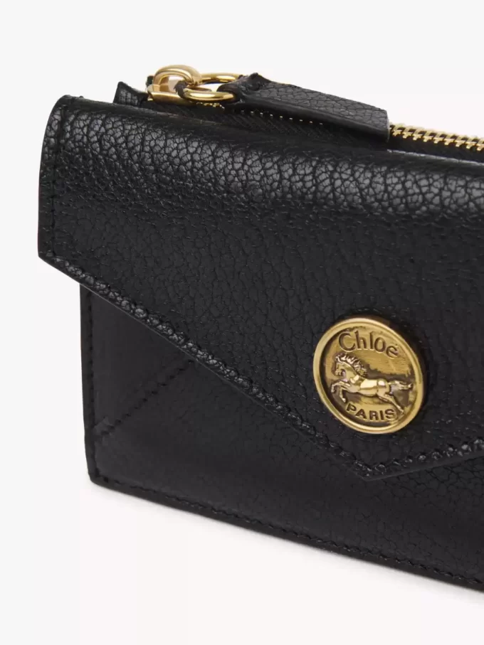 Piccola borsa a busta con scomparti per carte in pelle martellata Piccola borsa a busta con scomparti per carte in pelle martellata