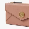 Piccola borsa a busta con scomparti per carte in pelle martellata Piccola borsa a busta con scomparti per carte in pelle martellata