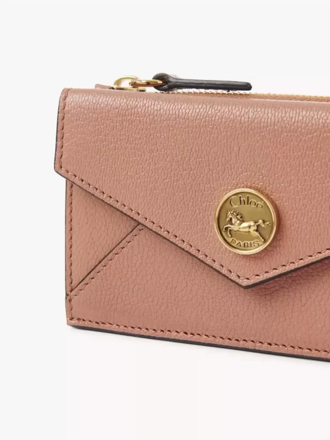 Piccola borsa a busta con scomparti per carte in pelle martellata Piccola borsa a busta con scomparti per carte in pelle martellata