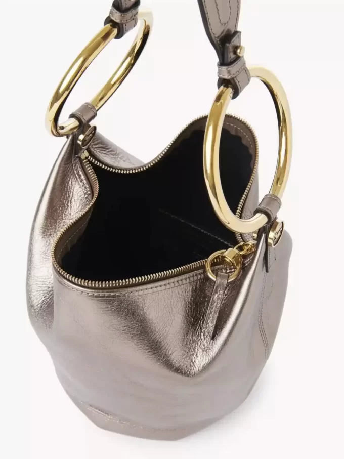 Piccola borsa a mano Bracelet in pelle metallizzata Piccola borsa a mano Bracelet in pelle metallizzata