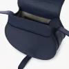 Piccola borsa a sella Marcie in pelle granata Piccola borsa a sella Marcie in pelle granata