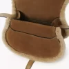 Piccola borsa a tracolla Marcie in pelle scamosciata e shearling Piccola borsa a tracolla Marcie in pelle scamosciata e shearling