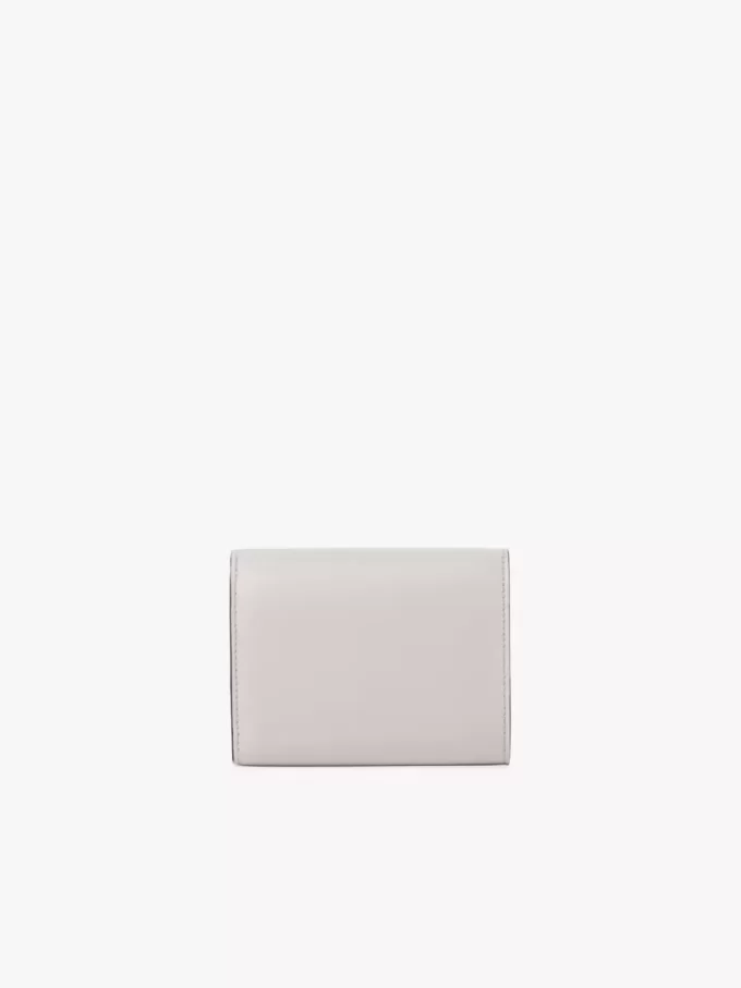 Piccola borsa Chloé Iconic a tre ante con tasca portamonete in pelle martellata Piccola borsa Chloé Iconic a tre ante con tasca portamonete in pelle martellata