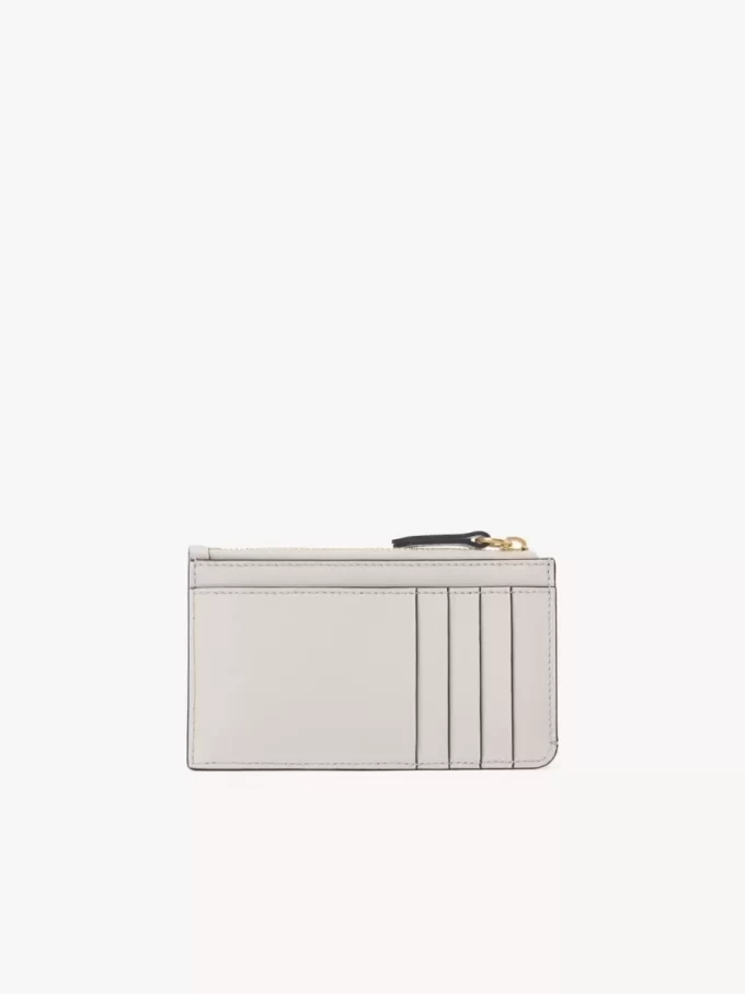 Piccola borsa Chloé Iconic con scomparti per carte in pelle martellata Piccola borsa Chloé Iconic con scomparti per carte in pelle martellata