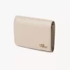 Piccola borsa Chloé Iconic tri-fold con tasca portamonete in pelle lucida Piccola borsa Chloé Iconic tri-fold con tasca portamonete in pelle lucida