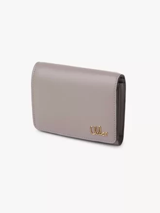 Piccola borsa Chloé Iconic tri-fold con tasca portamonete in pelle lucida Piccola borsa Chloé Iconic tri-fold con tasca portamonete in pelle lucida