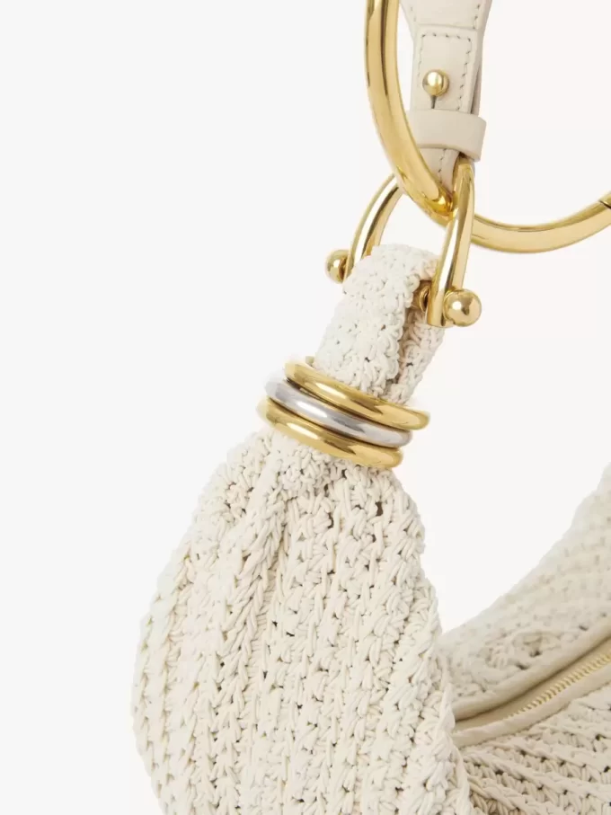 Piccola borsa Hobo con bracciale all’uncinetto Piccola borsa Hobo con bracciale all’uncinetto