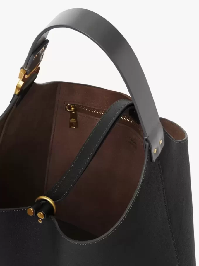 Piccola borsa hobo Marcie in pelle martellata Piccola borsa hobo Marcie in pelle martellata