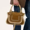Piccola borsa Marcie in pelle scamosciata e shearling Piccola borsa Marcie in pelle scamosciata e shearling