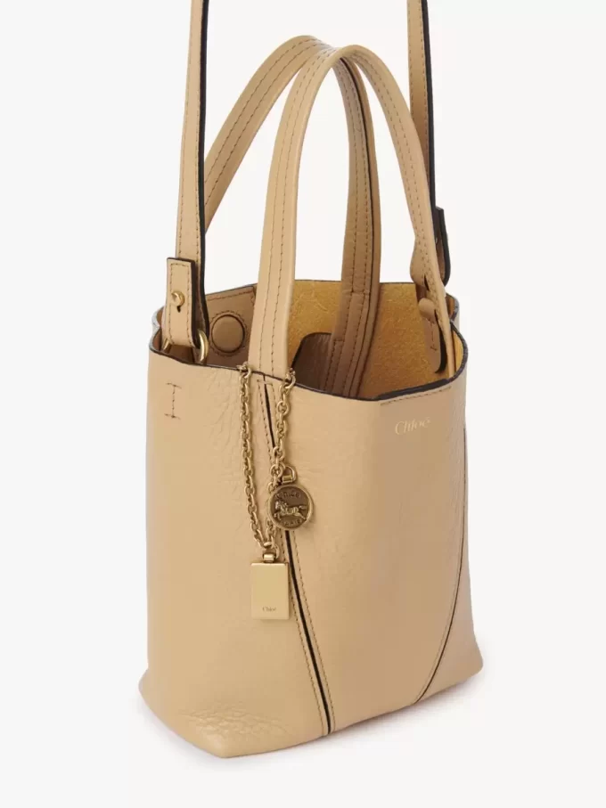 Piccola borsa tote Chloé Spin in pelle martellata Piccola borsa tote Chloé Spin in pelle martellata