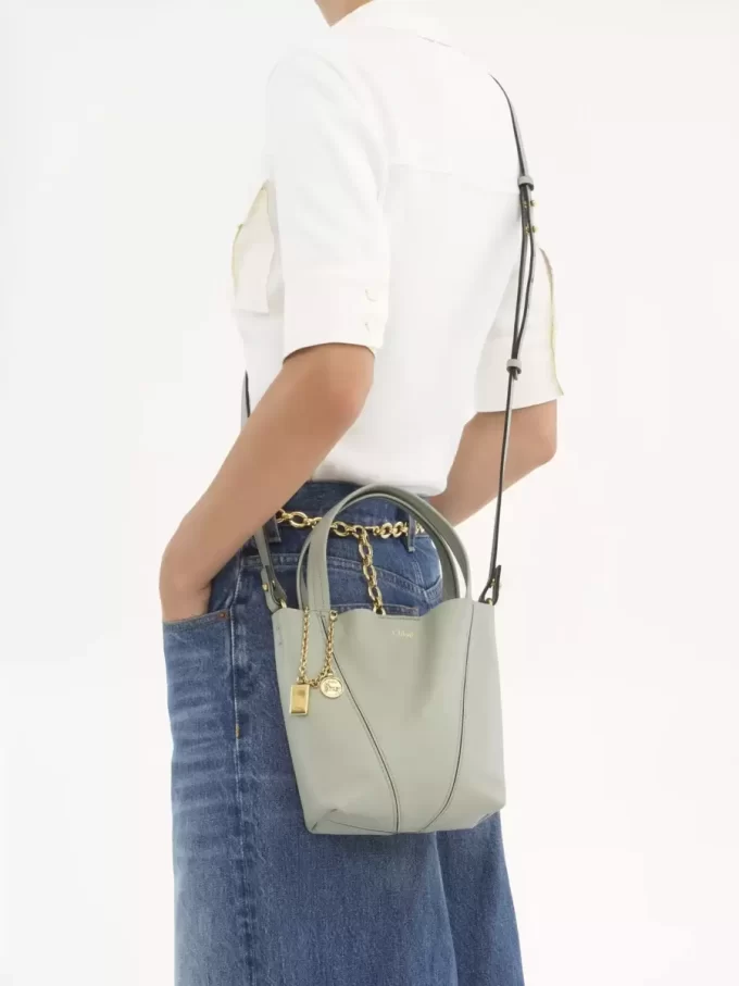 Piccola borsa tote Chloé Spin in pelle martellata Piccola borsa tote Chloé Spin in pelle martellata