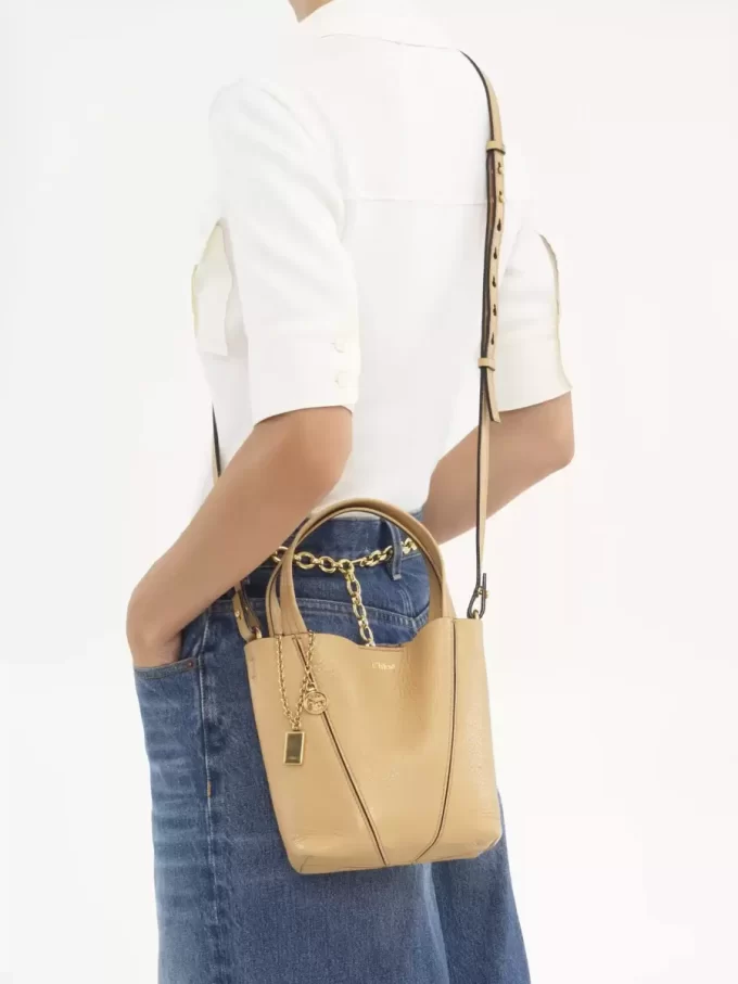 Piccola borsa tote Chloé Spin in pelle martellata Piccola borsa tote Chloé Spin in pelle martellata