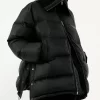 Piumino a collo alto in nylon lucido