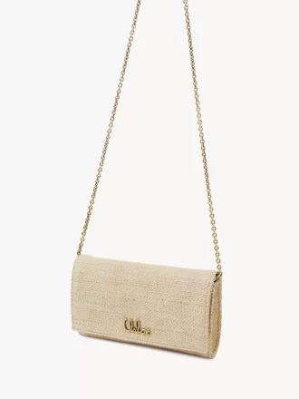 Portafoglio Chloé Iconic con patta e catena in fibre effetto rafia