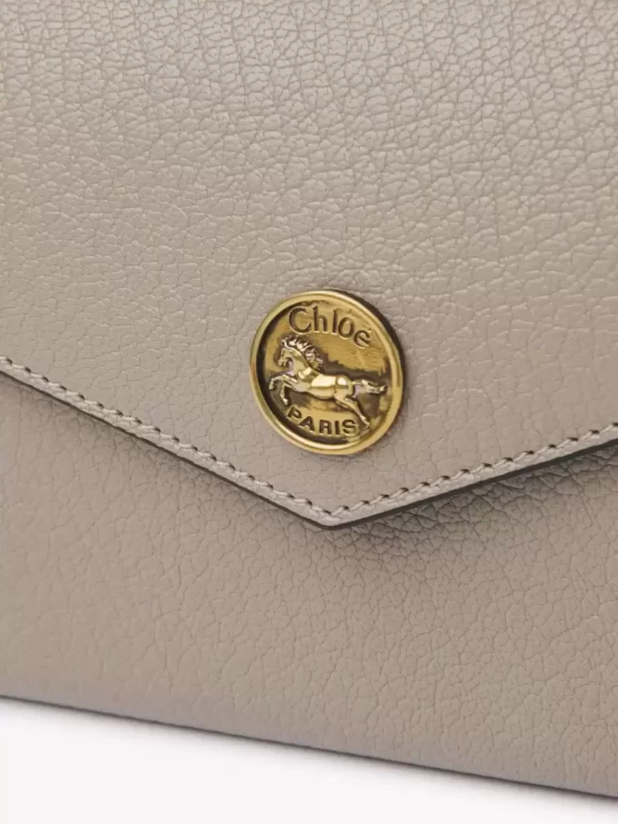 Portafoglio lungo a busta con patta in pelle granata Portafoglio lungo a busta con patta in pelle granata