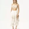 Reggiseno a balze con spalline sottili in pizzo ricamato Reggiseno a balze con spalline sottili in pizzo ricamato