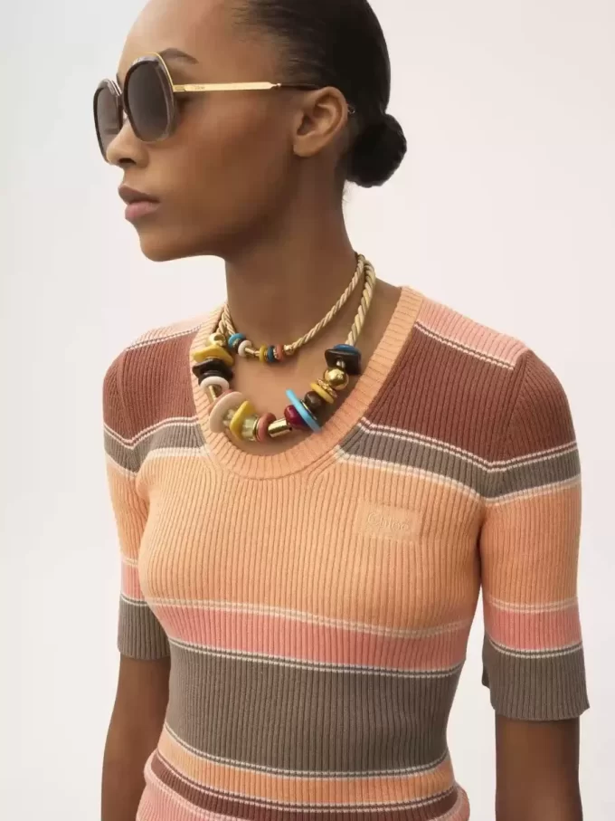 Top aderente con logo in maglia di cotone, manica fino al gomito Top aderente con logo in maglia di cotone, manica fino al gomito