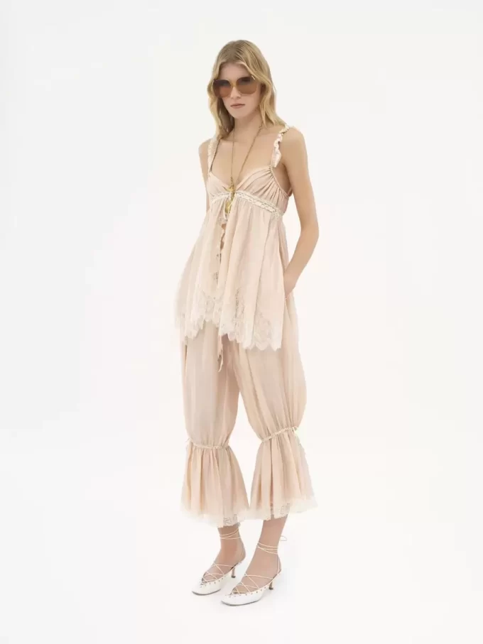 Pantaloni corti fluidi in seta pongé lavata e pizzo Pantaloni corti fluidi in seta pongé lavata e pizzo